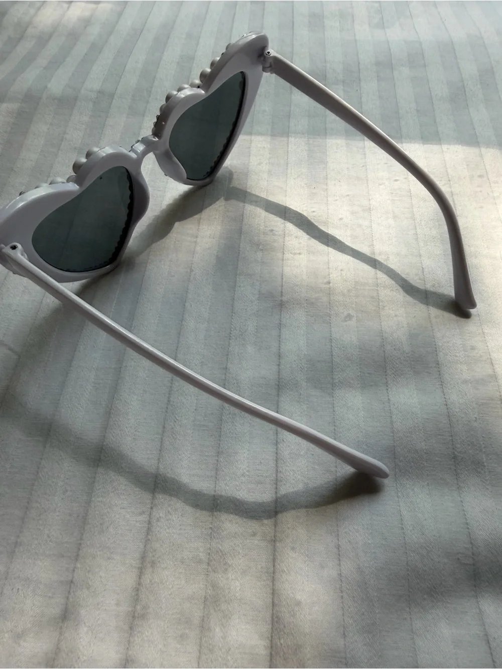 White Heart Pearl Rhinestone “Bride To Be”Sunglasses
